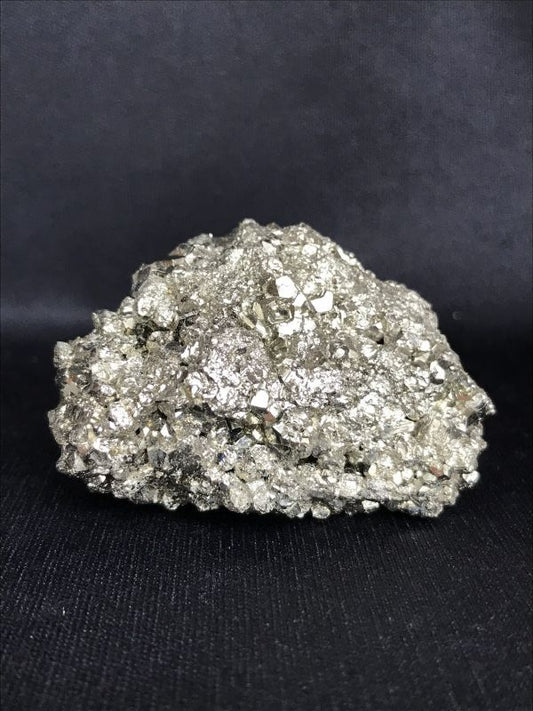 豊かに金運と財運を引き寄せる!【大きめ】パイライト原石 D