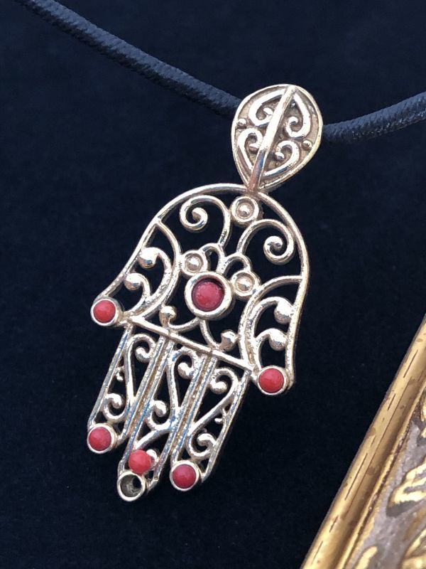あなたを護る!強力な護符★ハムサ★ペンダント 赤