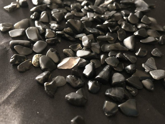 【持ち歩き可能】最強の魔除け効果を持つ!陰気・邪気・殺気を鎮める!天然黒水晶 モリオンさざれ ポーチ付き