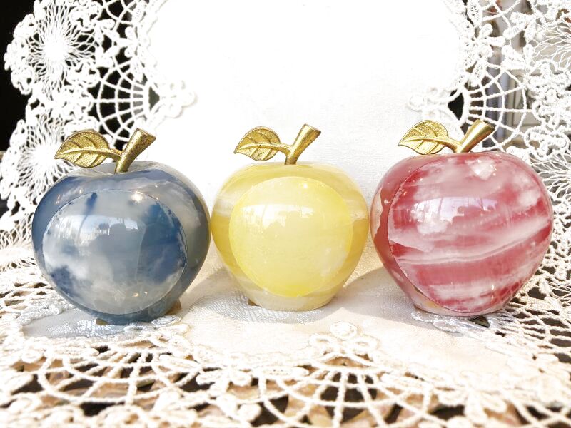 愛と喜びを運ぶ オニキスりんご青色