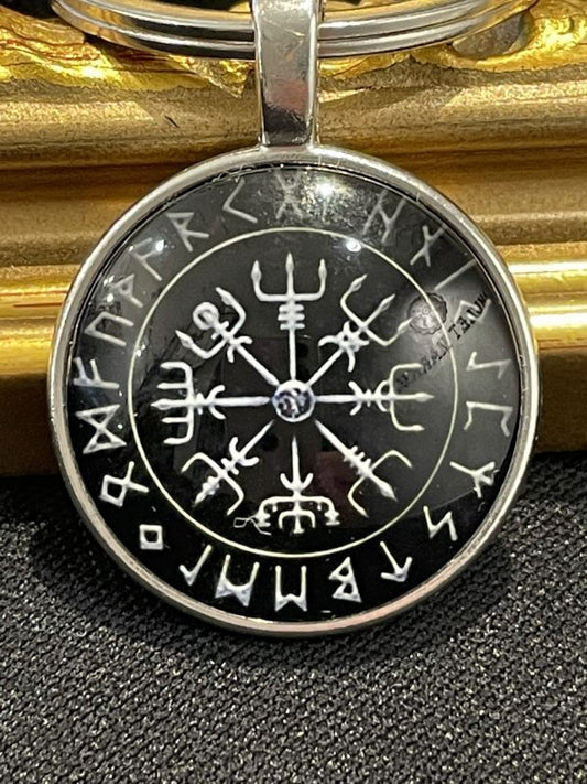 心が迷わないように!進むべき道を示す★ヴァイキングコンパス キーリングブラック 聖なるルーン文字〜Vegvisir〜