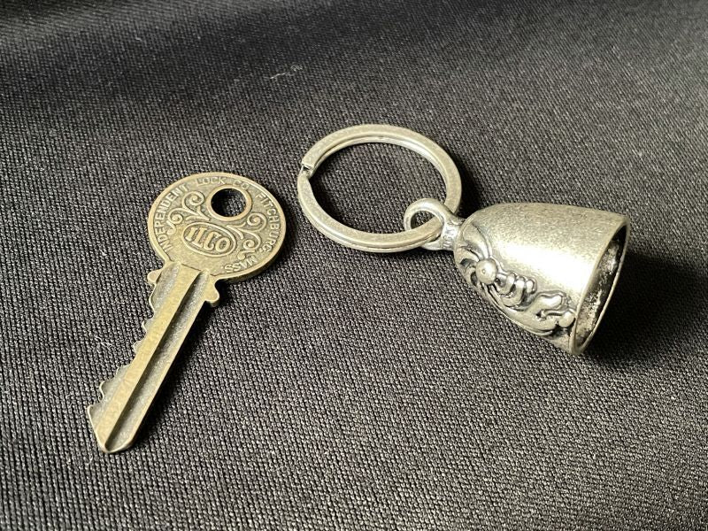 道路の悪魔を封じ込め、様々な災難から身を守る★バイカーベル キーリング ココペリS