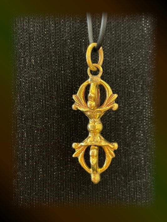 強力な力を持ち、厄・災難を振り払う!バジュラ ゴールドペンダント