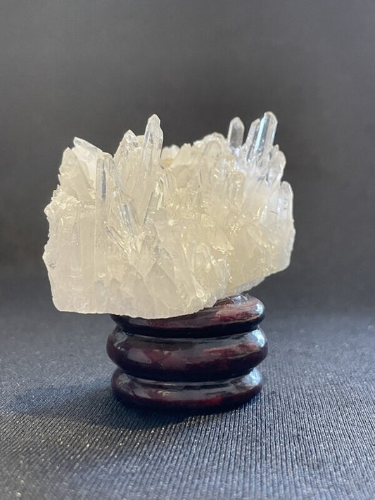 【1点もの】全てを浄化する万能の強運石 神秘!群生 天然水晶クラスター 台付き b