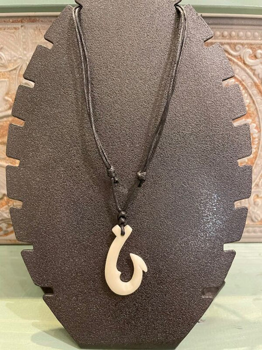 幸運をつり上げるフィッシュフック A★ニュージーランド マオリ族のお守りネックレス