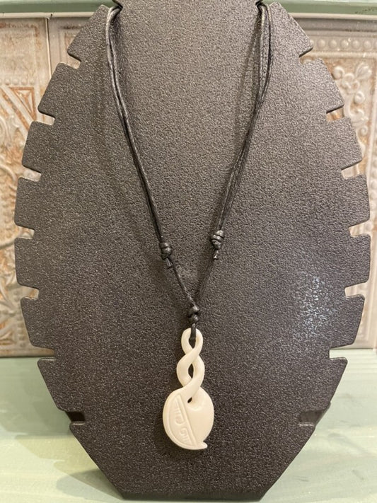 愛と友情と絆のピコルア B★ニュージーランド マオリ族のお守りネックレス