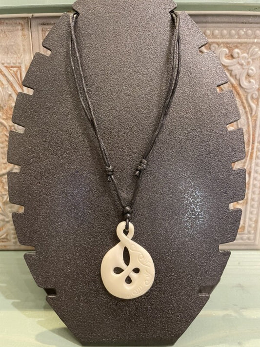 愛と友情と絆のピコルア D★ニュージーランド マオリ族のお守りネックレス