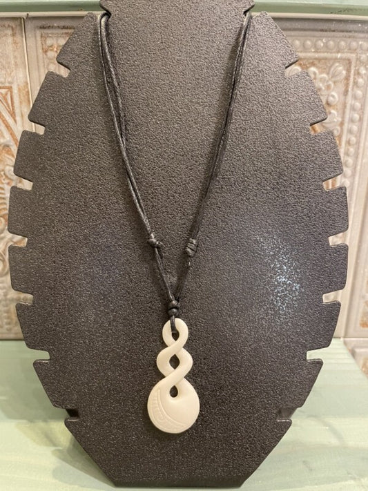 愛と友情と絆のピコルア A★ニュージーランド マオリ族のお守りネックレス