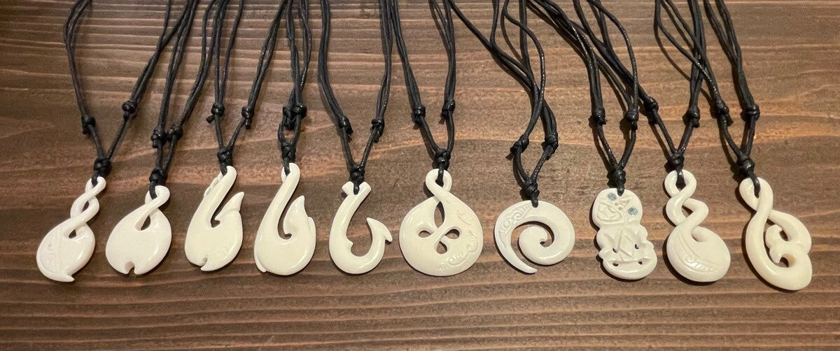 幸運をつり上げるフィッシュフック C★ニュージーランド マオリ族のお守りネックレス