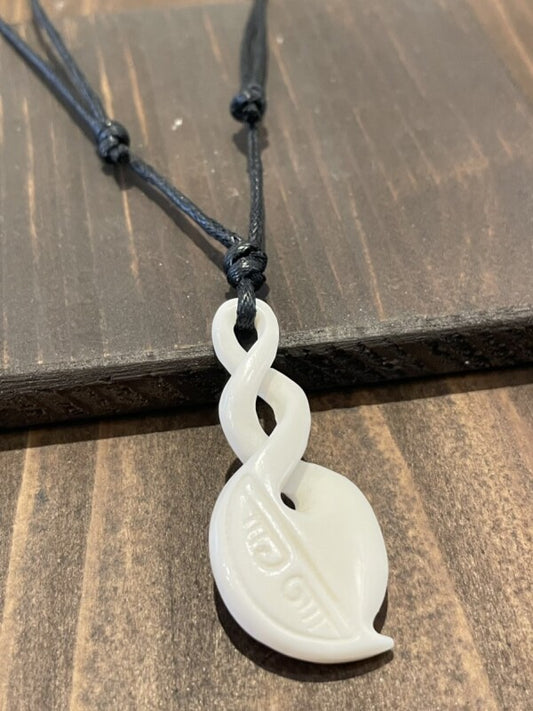 愛と友情と絆のピコルア B★ニュージーランド マオリ族のお守りネックレス