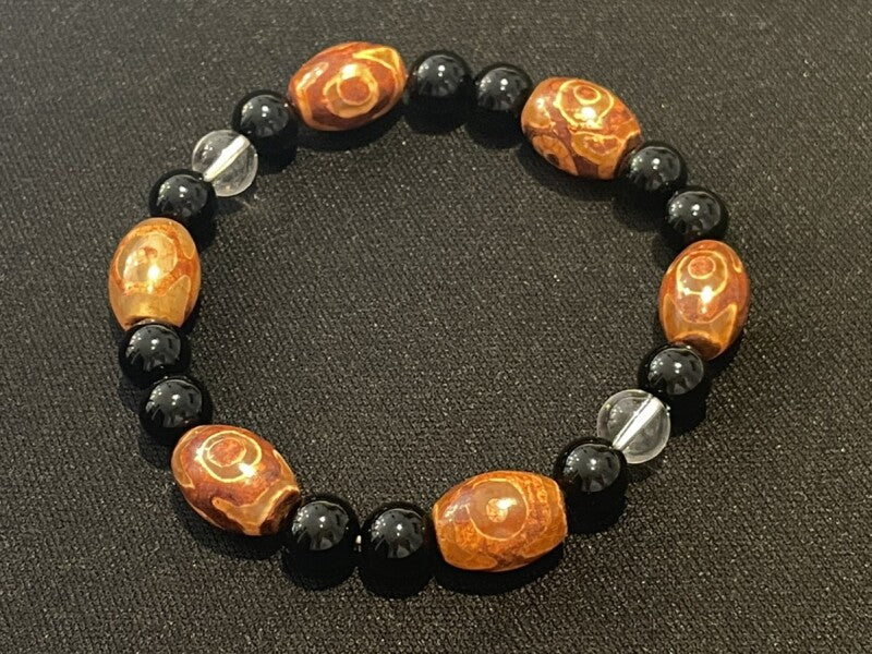 天空に舞う龍のように運気の上昇気流を作り出し、富と地位を得る!龍紋天珠&オニキス・水晶ブレス