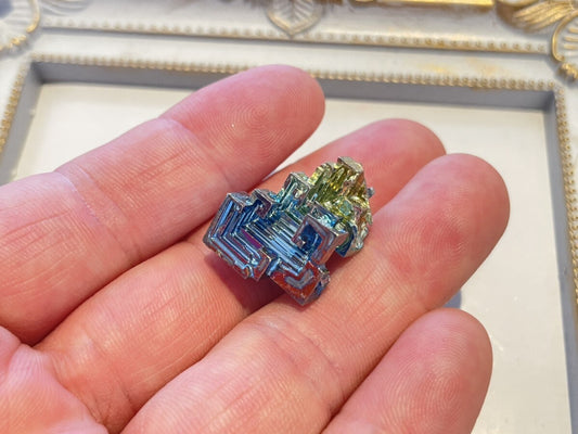 夢や目標に向かって真っ直ぐ前進させ、成功へ導く!ビスマス結晶 B