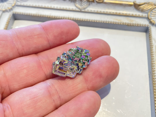 夢や目標に向かって真っ直ぐ前進させ、成功へ導く!ビスマス結晶 D