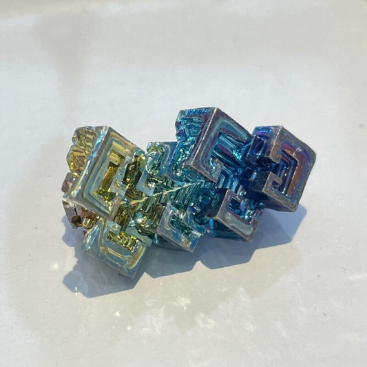 夢や目標に向かって真っ直ぐ前進させ、成功へ導く!ビスマス結晶 C