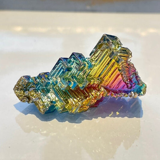 夢や目標に向かって真っ直ぐ前進させ、成功へ導く!ビスマス結晶 A