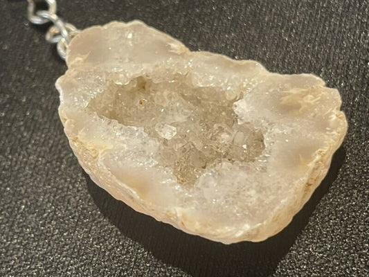 マネーボックス!財宝を集める!【龍穴】トレジャーメノウキーホルダー 原石タイプCC