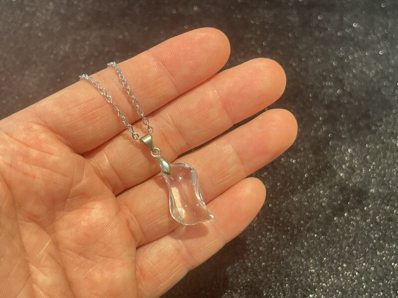 万能の強運石★水晶AAAウエーブネックレス 浄化