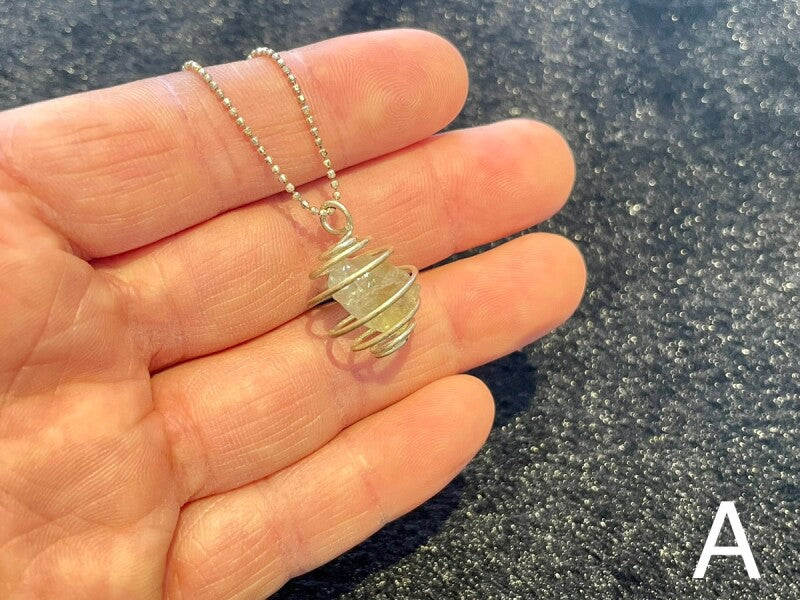 【希少石】恋愛と成功、真実の愛プラシオライト(グリーンアメジスト)ネックレスa