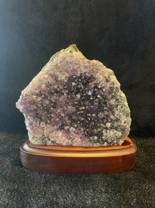 絶大なる運を引き寄せるパワー!アメジスト原石・台付き ウルグアイ