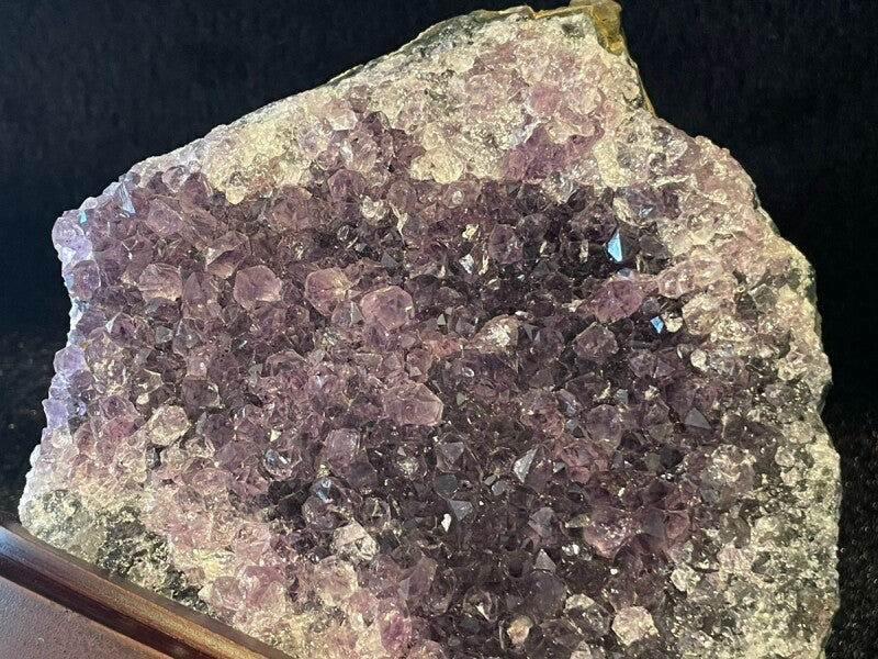 絶大なる運を引き寄せるパワー!アメジスト原石・台付き ウルグアイ