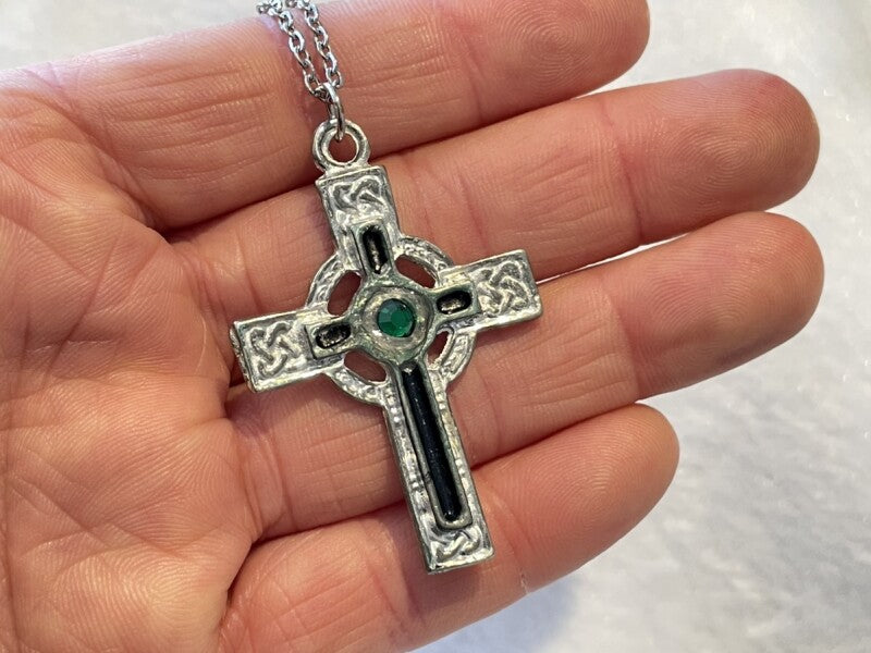 神秘!永遠に心と体を守る 魔術ペンダント ケルティッククロス