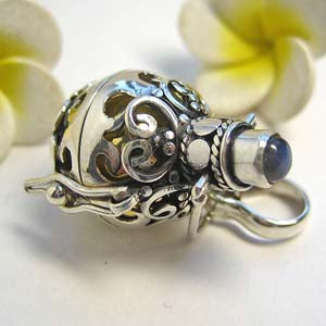 ガムランボール☆ラブラドライト(あらゆる事が動き出すといわれるお守り)