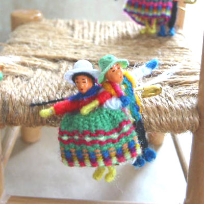 らぶらぶ!フォルクローレ♪カップル人形ブローチ