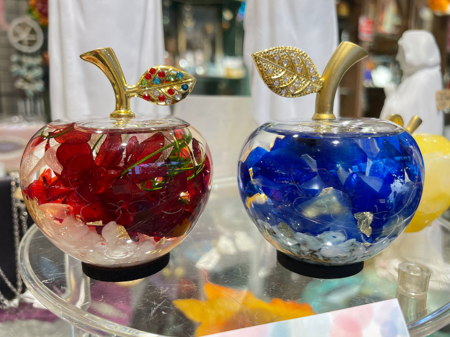 奇跡的な出会いと金運! 天然石&金箔入り ハーバリウム赤林檎