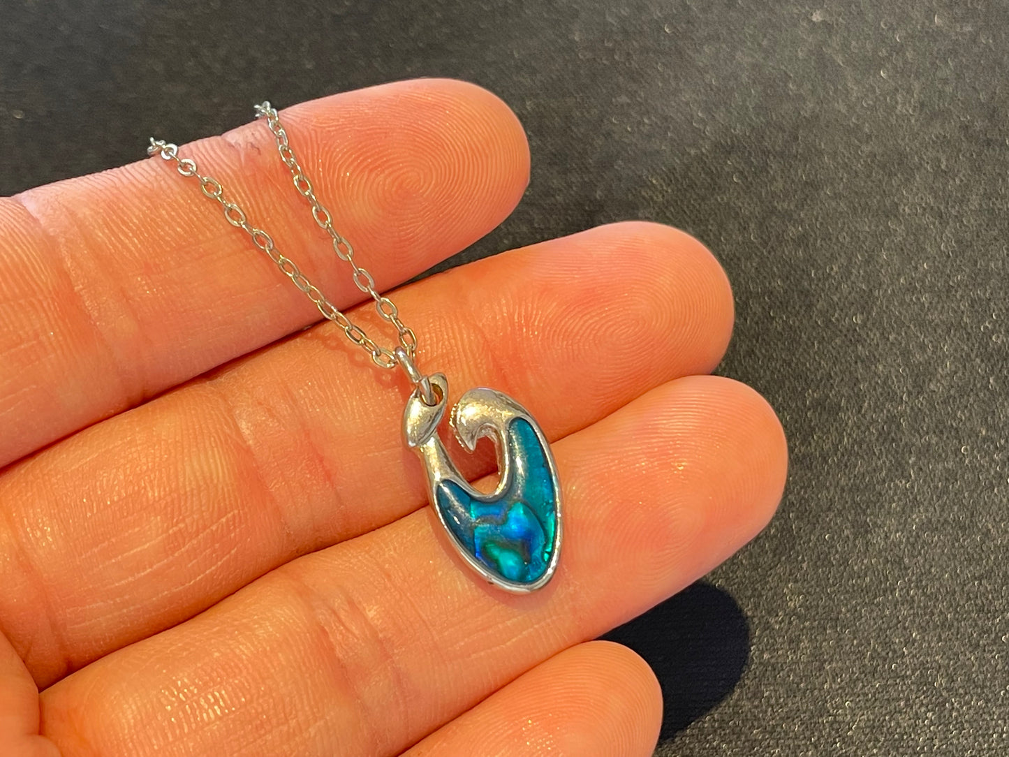 幸運を釣り上げる・フィッシュフック★ニュージーランド マオリ族のお守りネックレス