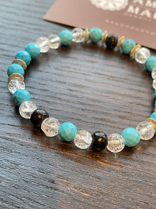 自信や勇気を与え災難からも身を守る!ターコイズ&水晶 ブレスレット