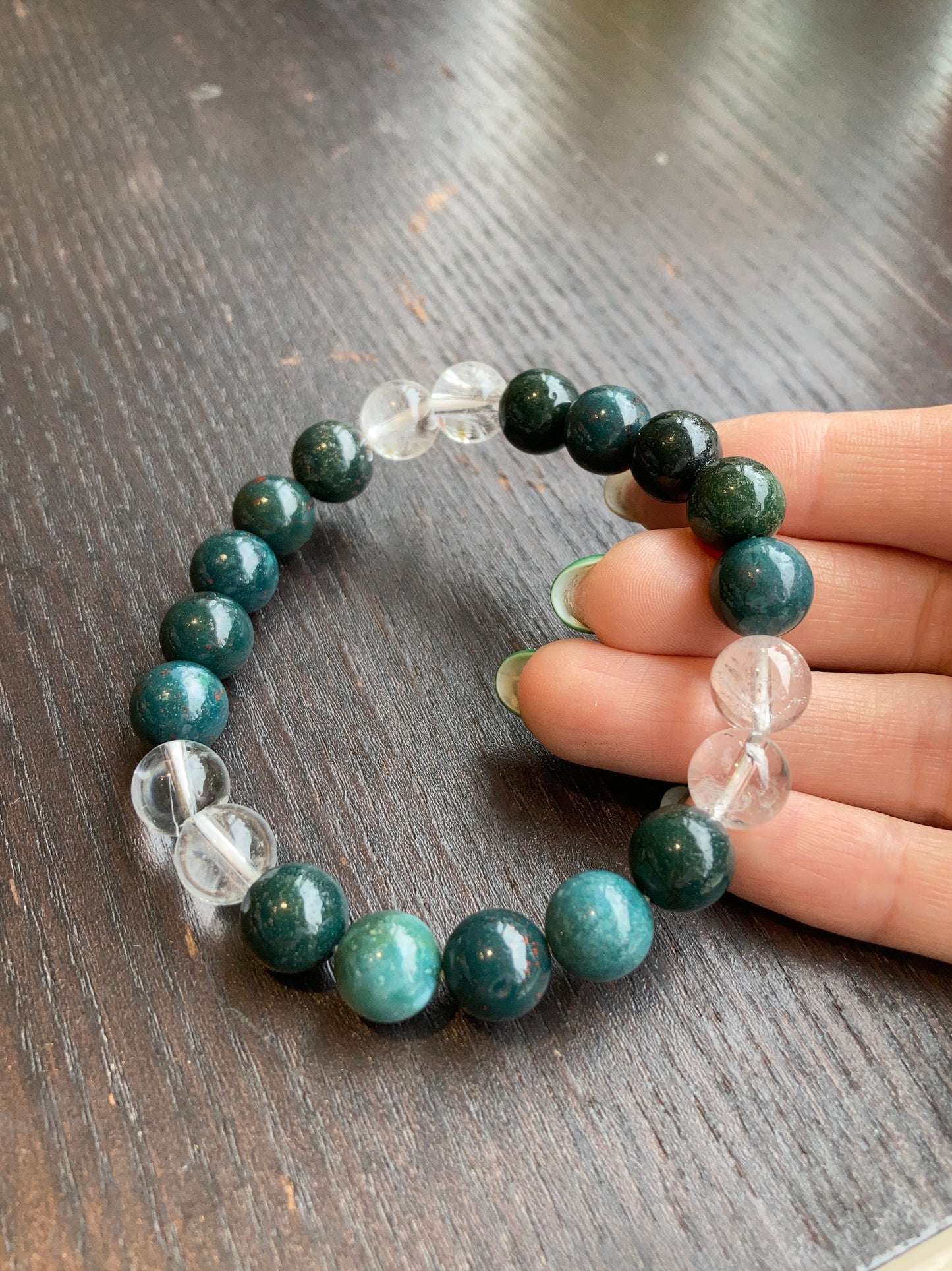 絶対的に魔的なものを寄せ付けないブラッドストーン ブレスレット