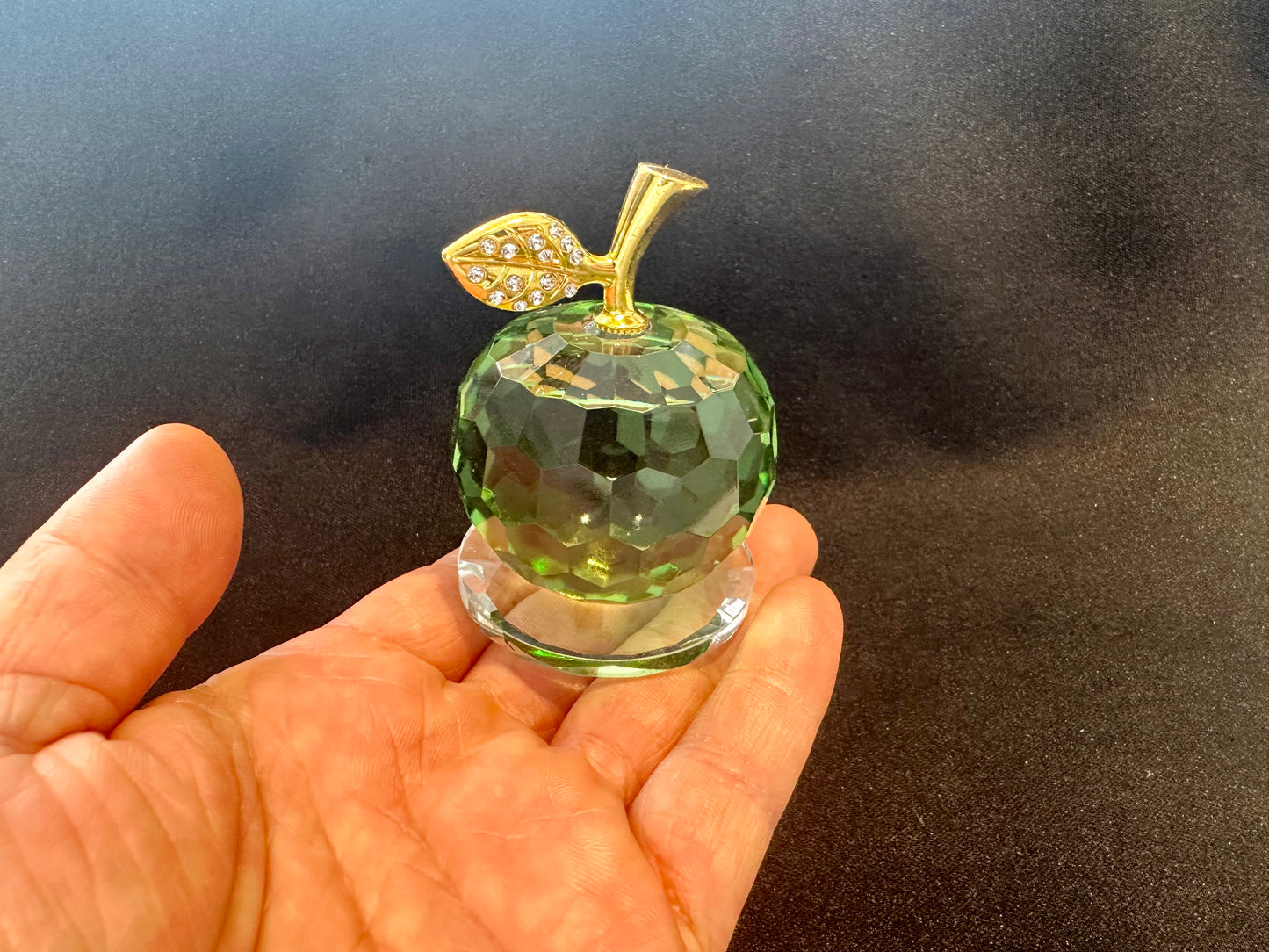 心配事を燃やし、傷付いた人間関係を修復する♪ クリスタル緑林檎【平和のシンボル】