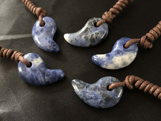 魔を祓い幸運を呼ぶ勾玉！★知力・集中力を高める「合格石」ソーダライト