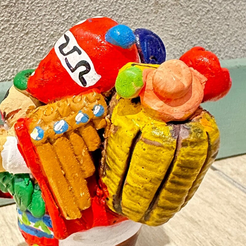 ボリビアン陶器エケコ（エケッコー）人形 B