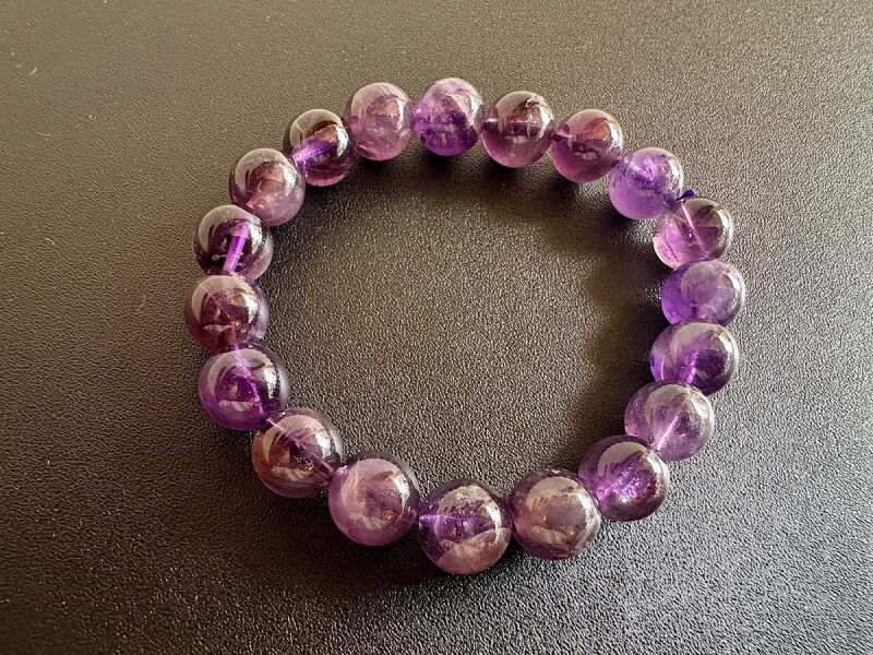 邪悪なものから身を守り、運命的な出会い ハイレベルな恋愛ができるようサポート！アメジスト ブレスレット 10mmAAA
