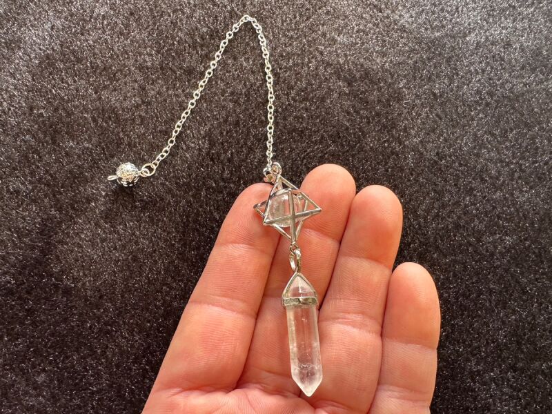 悩み事の答えを導き出す！水晶（クリスタル）☆ダブルポイントペンデュラム　強力なパワーを持つマカバスター付き