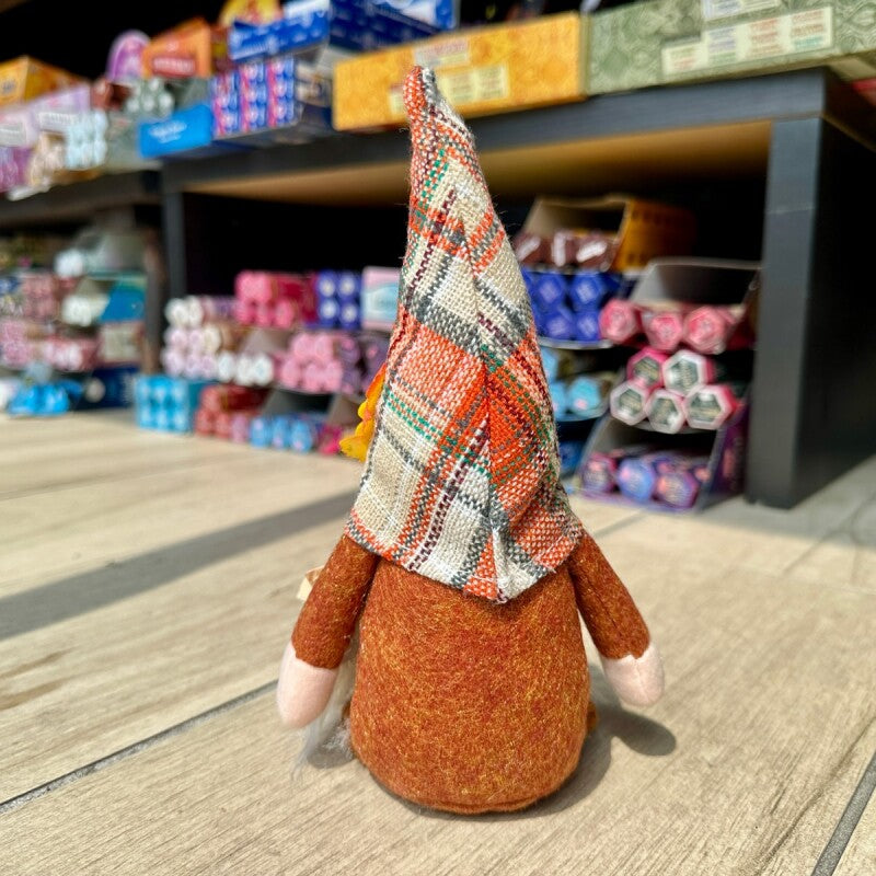 お金のありかを教えてくれる！宝物の守護者 伝説の妖精gnome（ノーム）オータムお座りおさげB