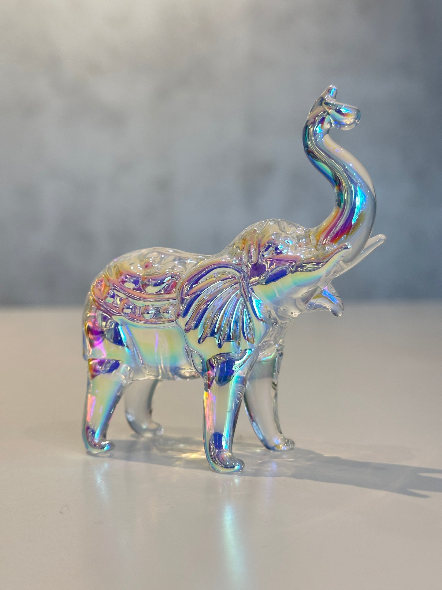 邪気を払い空間を浄化！幸運が舞い降りる🐘 象クリスタル置物