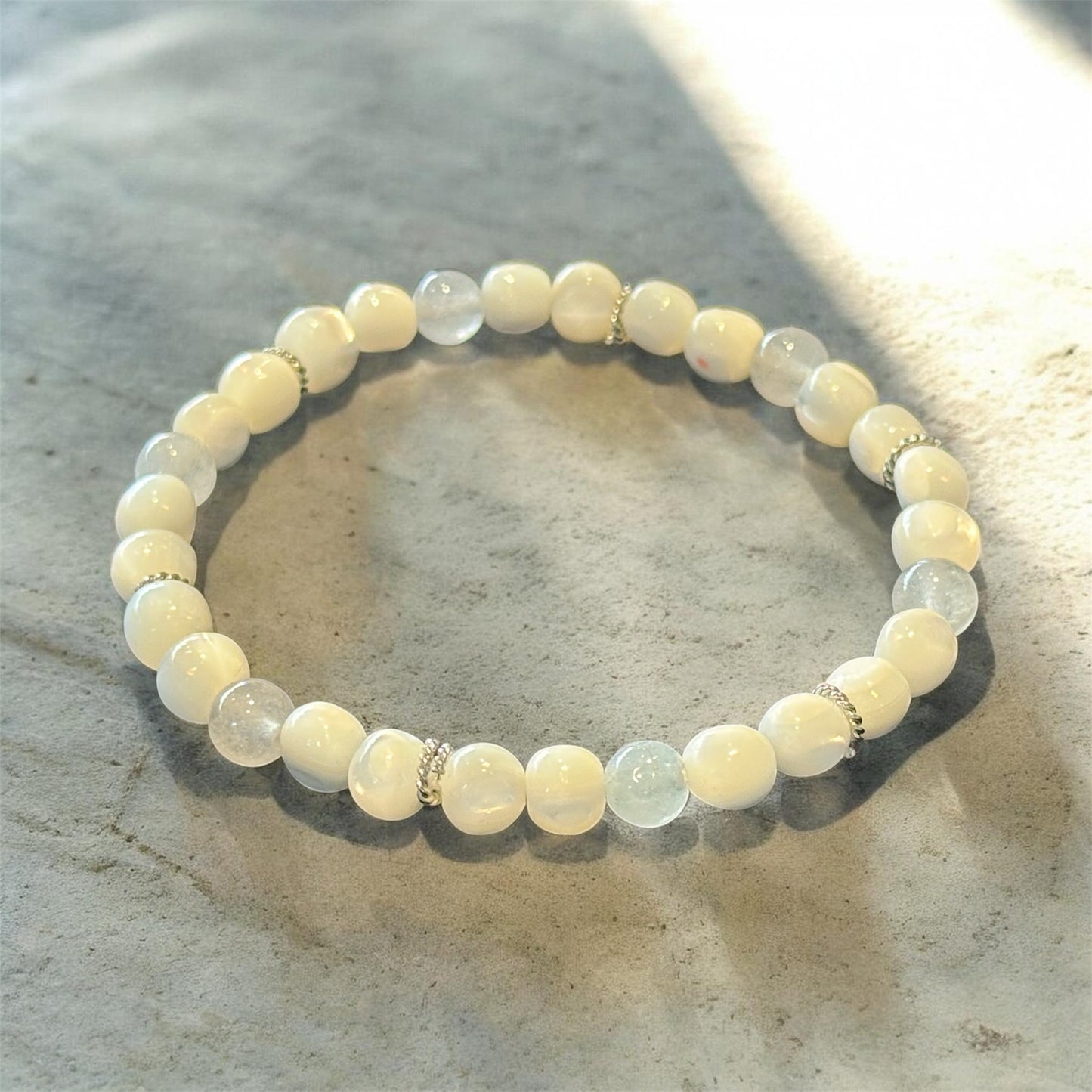 トラウマ癒し・邪気払い・前向きな心を導く。ウィスタリアパープルジェイド＆シェル ブレスレット