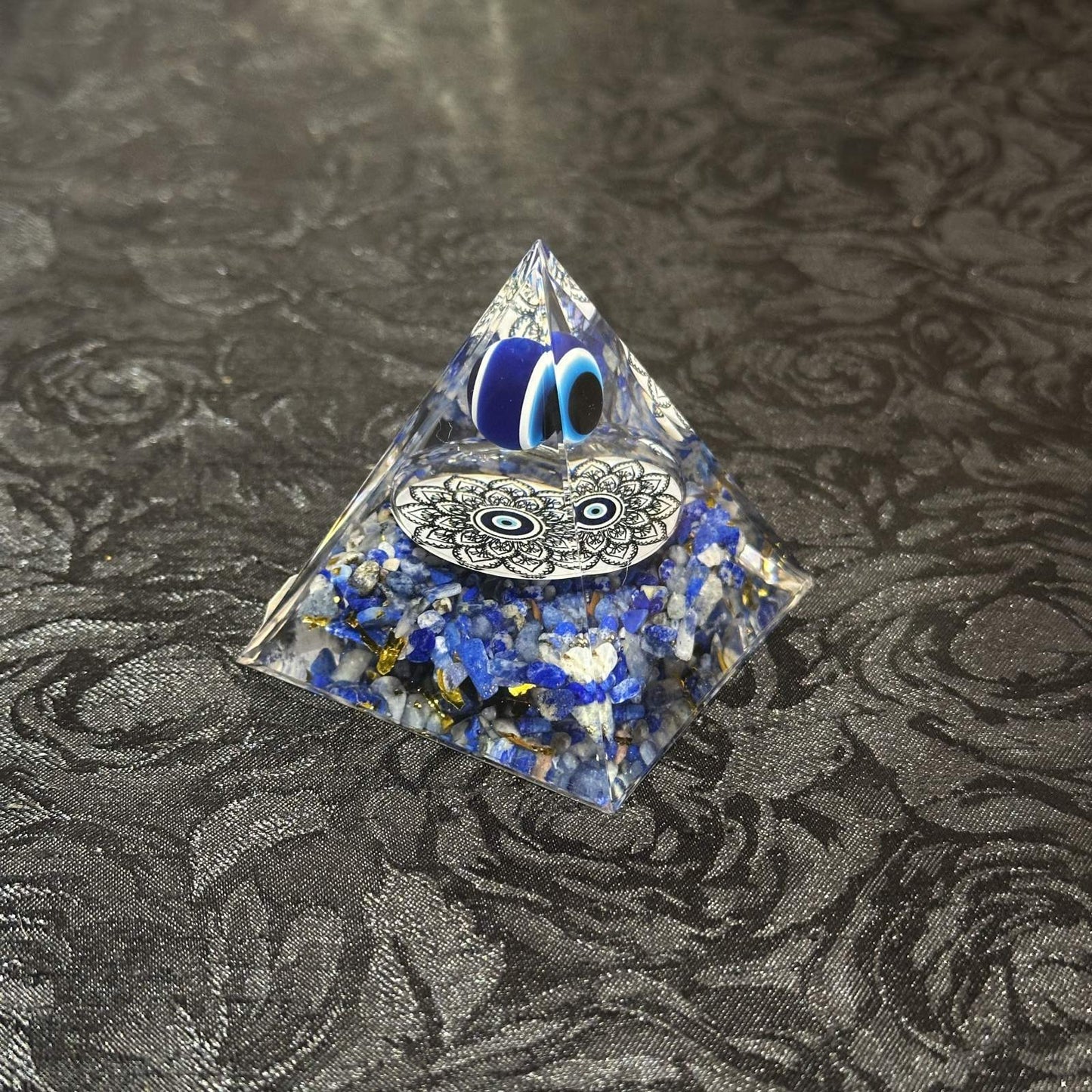 【魔除け＆本質力を放出】オルゴナイト・ピラミッド▲ナザールボンジュウ＆曼荼羅5cmラピスラズリ▲マイナスエネルギーをプラスに変え良い気の流れを作り出す変換装置！