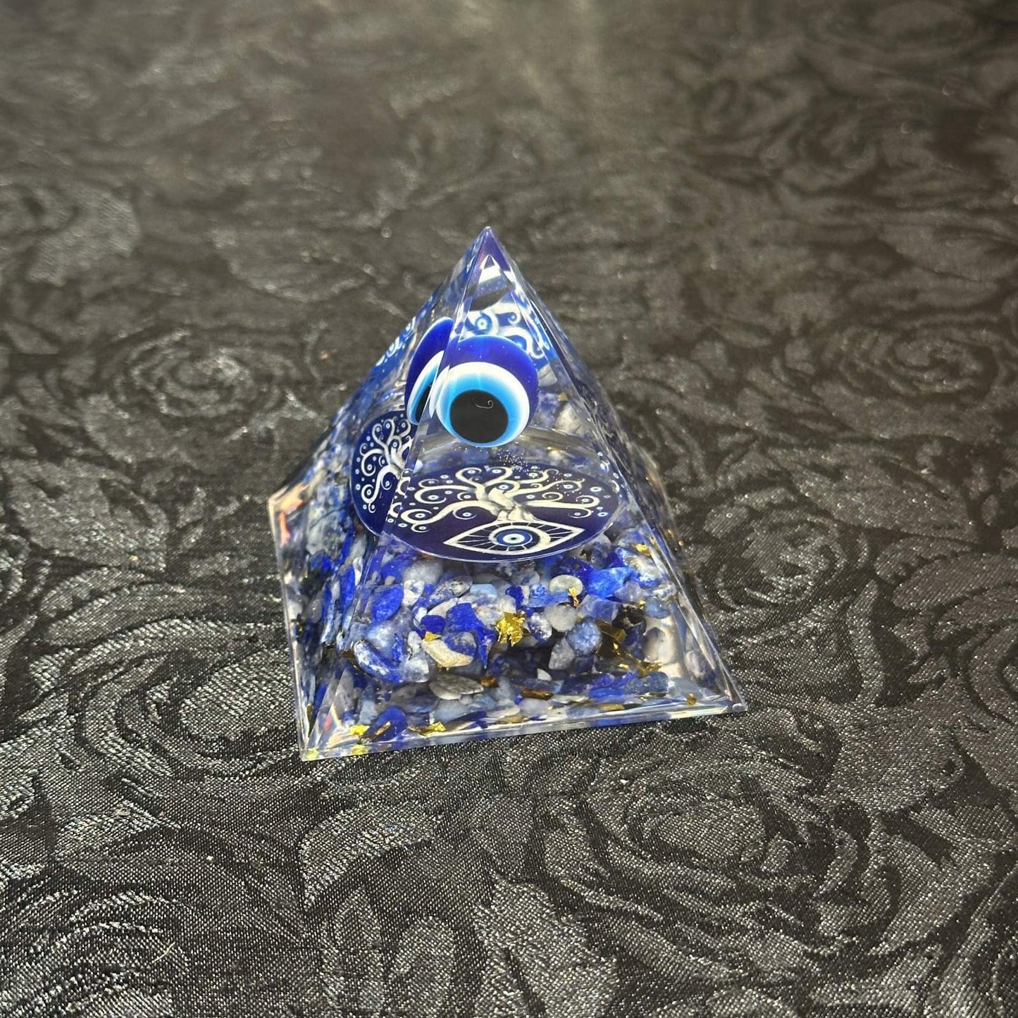 【魔除け＆開運力を放出】オルゴナイト・ピラミッド▲ナザールボンジュウ＆ツリー5cmラピスラズリ▲マイナスエネルギーをプラスに変え良い気の流れを作り出す変換装置！