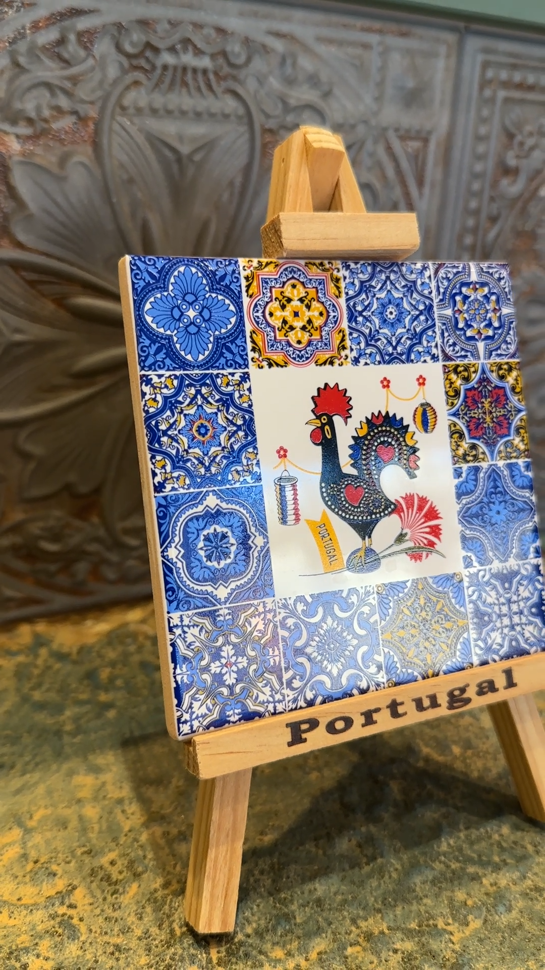 幸運を呼び込む♪ポルトガル🐓奇跡を起こしたバルセロスの雄鶏 伝統的な装飾タイル”アズレージョ” イーゼル付き