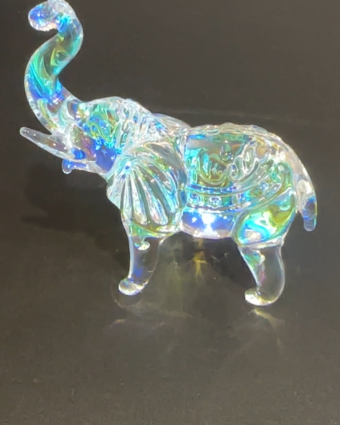 邪気を払い空間を浄化！幸運が舞い降りる🐘 象クリスタル置物