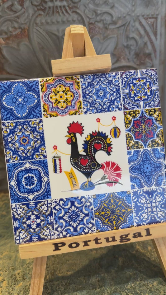 幸運を呼び込む♪ポルトガル🐓奇跡を起こしたバルセロスの雄鶏 伝統的な装飾タイル”アズレージョ” イーゼル付き