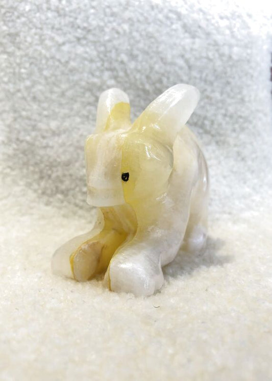 福を集める オニキスうさぎ 黄色